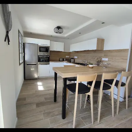 Bellagiraglia Apartment *